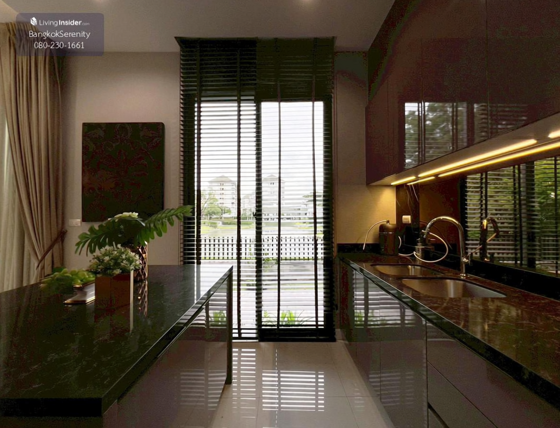 House with Shared Pool in Srinakarin 